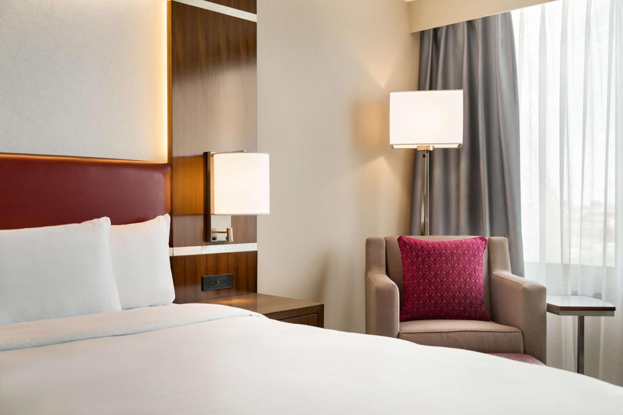 Deluxe King Room,1551459739:JPEG